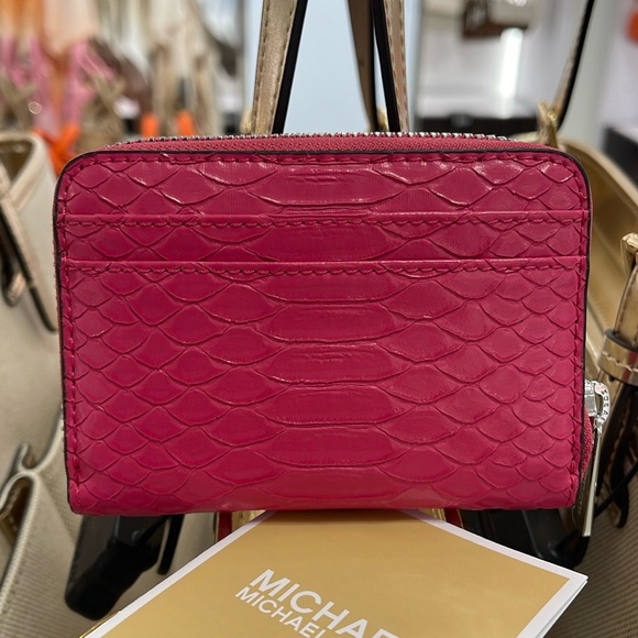 Michael Kors Women Md Zip Around Card Case Coin Pouch Wallet Electric Pink
NWT - Picture 8 of 16